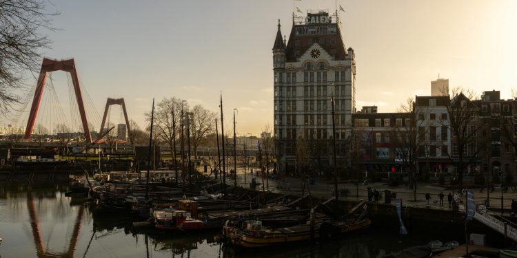 Nava cu focar de hantavirus ajunge în Rotterdam, 27 de pasageri în carantină