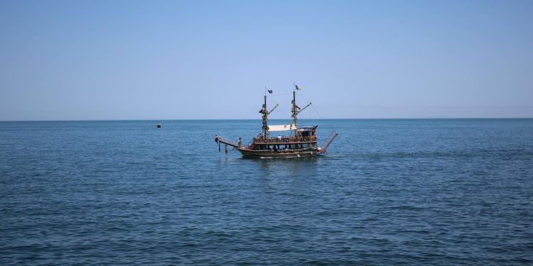 ARSVOM intervine în Portul Constanța pentru trei marinari egipteni în nevoie de îngrijire