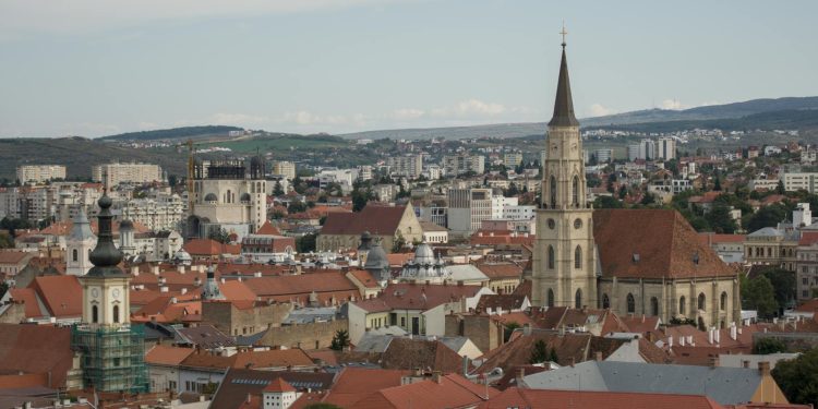 BT deschide patru centre pentru consultanță și credite pentru locuințe în România