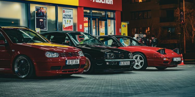 Caravana Cars & Roads: rolul esențial al mașinii de asistență