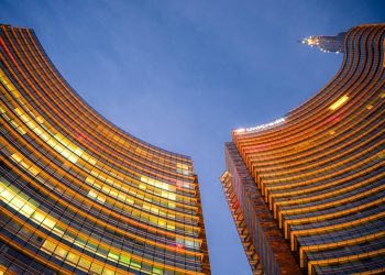 UniCredit susţine extinderea Romanian Business Consult prin finanţarea achiziţiei MidEuropa