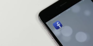 Meta lansează Forum, aplicație dedicatedă grupurilor de Facebook