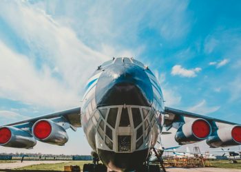 Rusia abandonă elanul ofensivului pe front, criză în aviația lui Putin