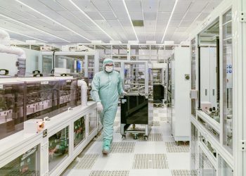 ASML explică cum protejează tehnologia împotriva furtului de date