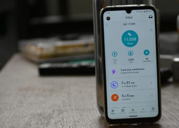 Google renunță la Fitbit Health în favoarea Google Health, lansează Fitbit Air