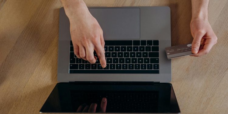 Moduri de creștere rapidă în e-commerce-ul european, analizate