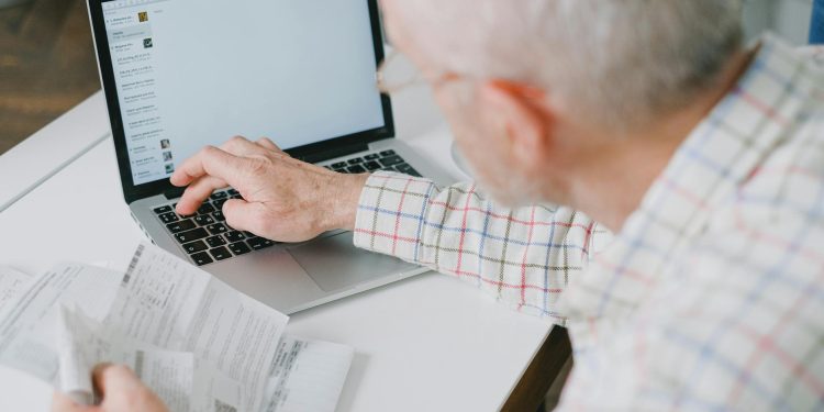 Acces gratuit la o aplicație e-Factura 2026 pentru profesioniști din drepturi de autor