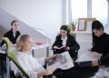 Sedentarismul pe scaun, la fel de nociv ca fumatul, chiar și cu exerciții ocazionale