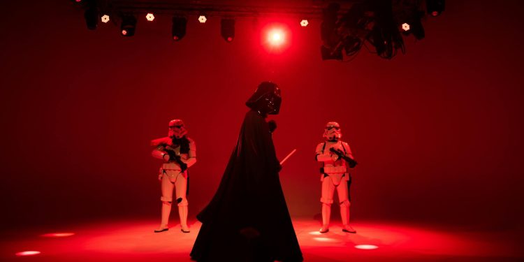 Analiză critică: noul Star Wars surprinde prin receptare ambiguă, dar publicul pare să îl considere plăcut