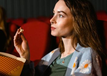 Netflix lansează în cinematografe primul film Narnia înainte de streaming