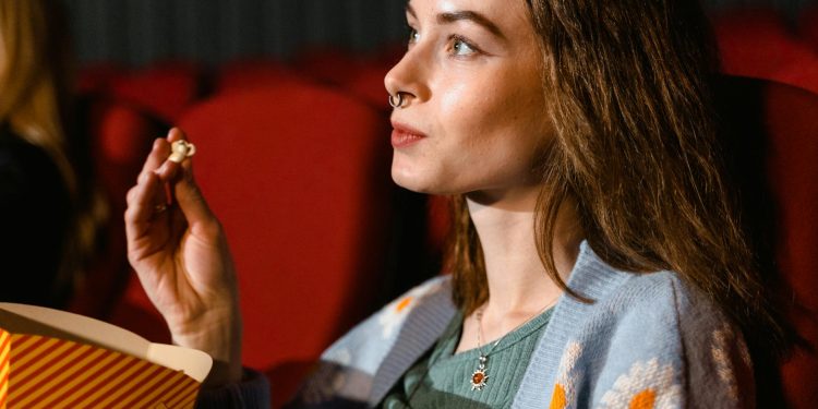 Netflix lansează în cinematografe primul film Narnia înainte de streaming
