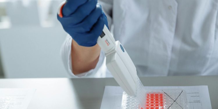Echipă de cercetare identifică anticorpi umani care neutralizează rujeola, pas înainte către un tratament
