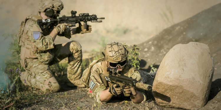 Explozie într-un poligon al armatei: doi militari răniți în timpul casării muniției