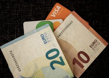 România nu îndeplinește în prezent criteriile pentru aderarea la zona euro