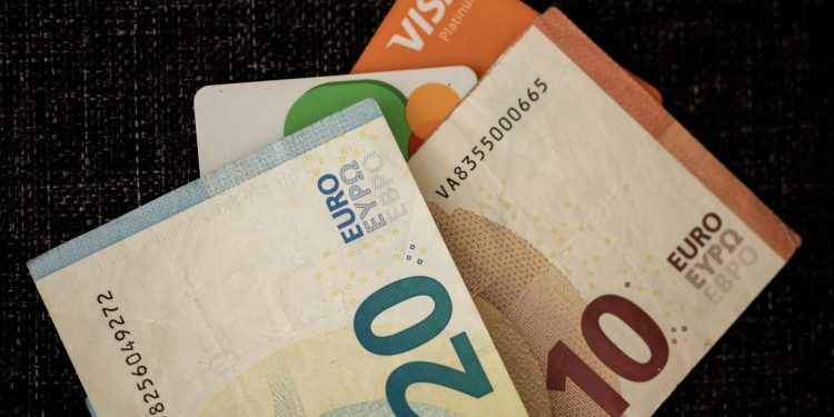România nu îndeplinește în prezent criteriile pentru aderarea la zona euro