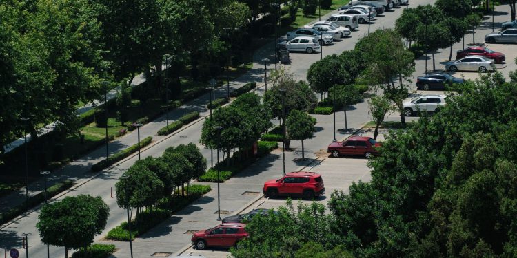 Primăria Capitalei încasează mai mult după eliminarea parcării gratuite pentru hibride