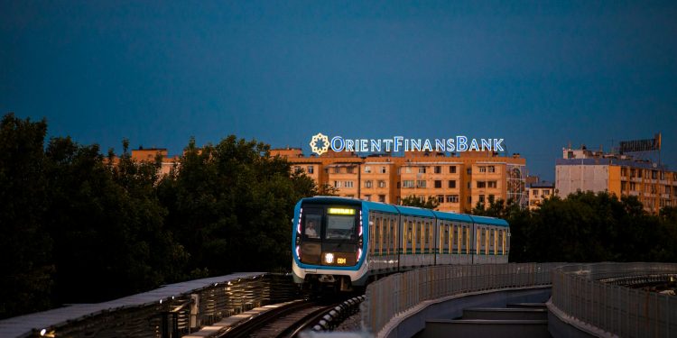 Futures americane se mențin aproape de stagnare în așteptarea direcțiilor din AI și Orientul Mijlociu