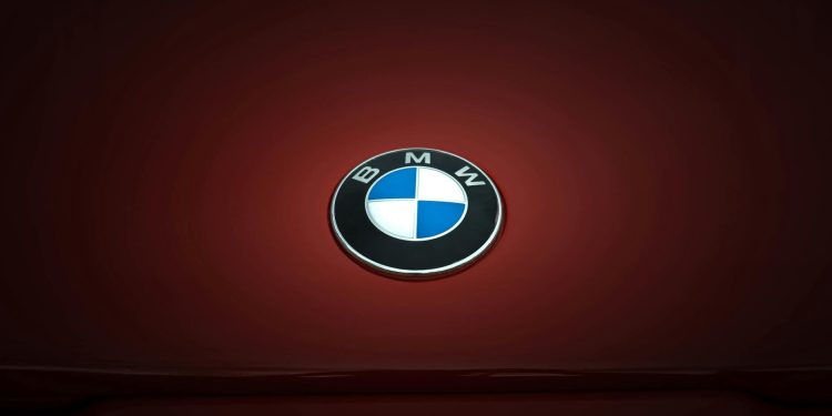 Testează BMW iX3: încărcare la 80% sau 100% pentru drumuri lungi