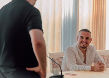 Stelian Tănase critică acțiunile PNL la congres: o oportunitate ratată pentru opoziție
