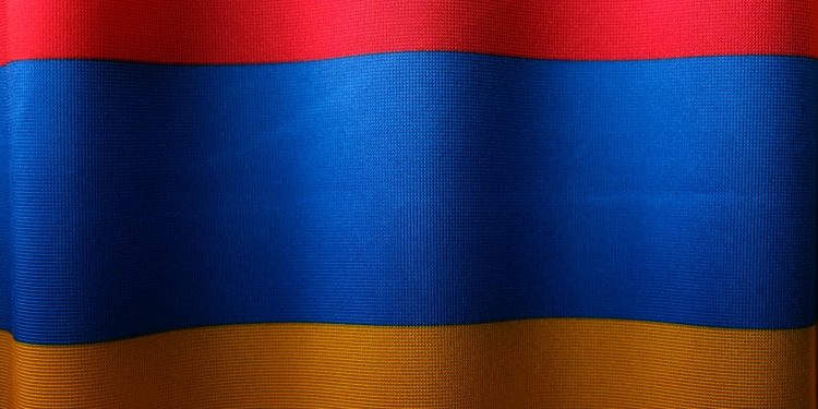 Armenia: milioane aleg în context de rupte entre pro-europeni și Uniunea susținută de un miliardar legat de Rusia