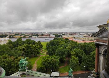 Șoșoacă îl confruntă pe Putin la Sankt-Petersburg: românii ar admira poporul rus