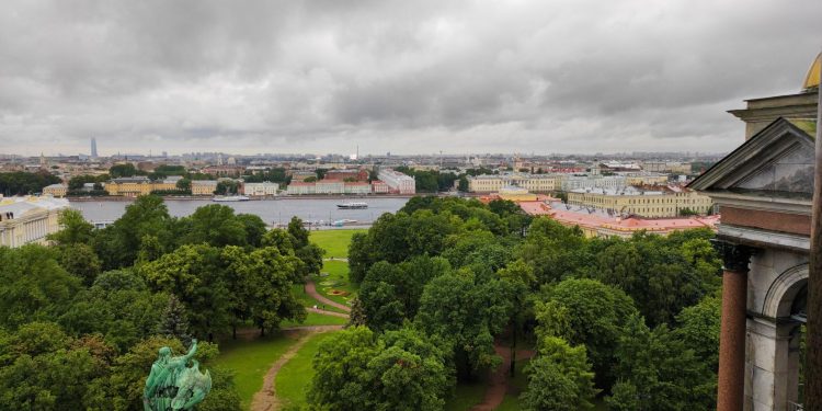 Șoșoacă îl confruntă pe Putin la Sankt-Petersburg: românii ar admira poporul rus