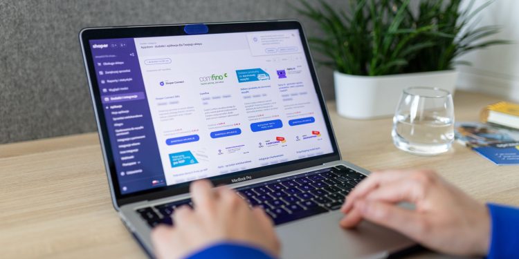 Salarii vizibile în anunțuri: 4 din 10 oferte afișează remunerația pe platformele de recrutare