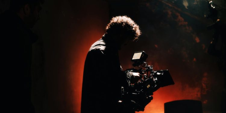 Hugh Jackman în rol principal într-un film regizat de Ridley Scott, inspirat de un roman de succes