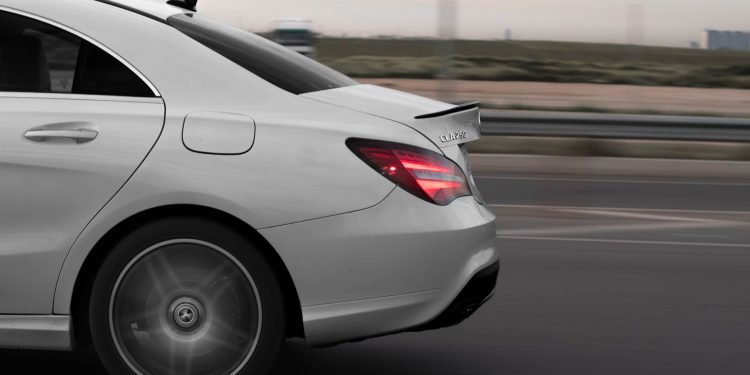 Mercedes lansează două versiuni noi ale GLC electric