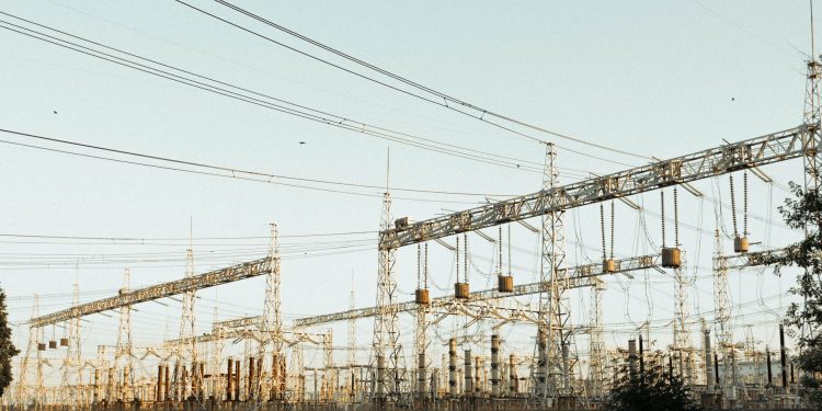 Zaporojie: centrala reconectată la rețea după atac asupra postului electric