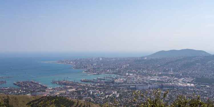 Ucraina revendică atacuri asupra unei rafinării rusești și a altor obiective