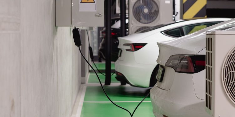 UE pregătește taxe vamale pentru hibrizii plug-in din China