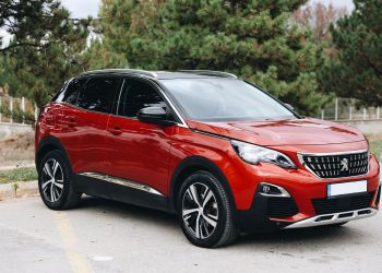 Peugeot anunță trei modele compacte electrice și hibride pentru 2029