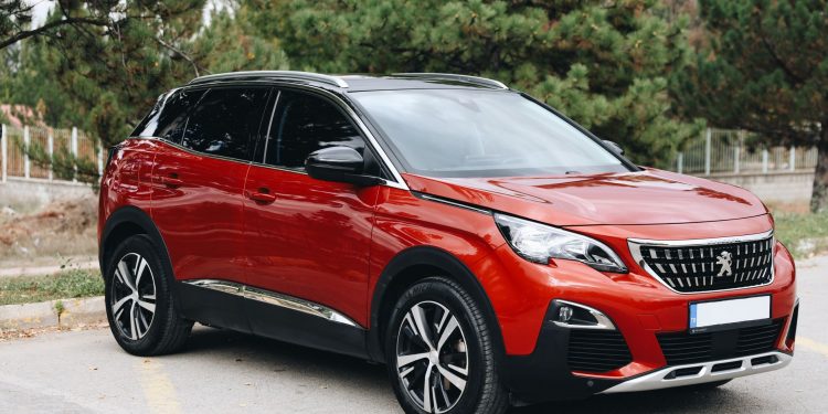 Peugeot anunță trei modele compacte electrice și hibride pentru 2029