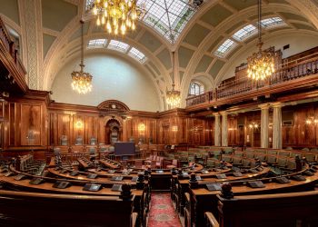 Prăbușire rapidă a premierului britanic keir starmer: lecții pentru România