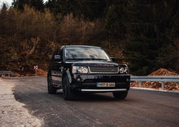 JLR anunță că viitoarele electrice vor costa mai mult decât echivalentele pe termice