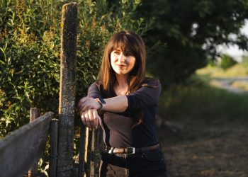 Andreea Esca: AI ca sursă de informare, nu înlocuire a prezentatorilor