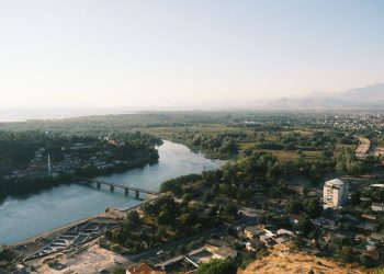 Albania încrâncenată în fața unui nou proiect imobiliar de lux pe Coasta Adriatică