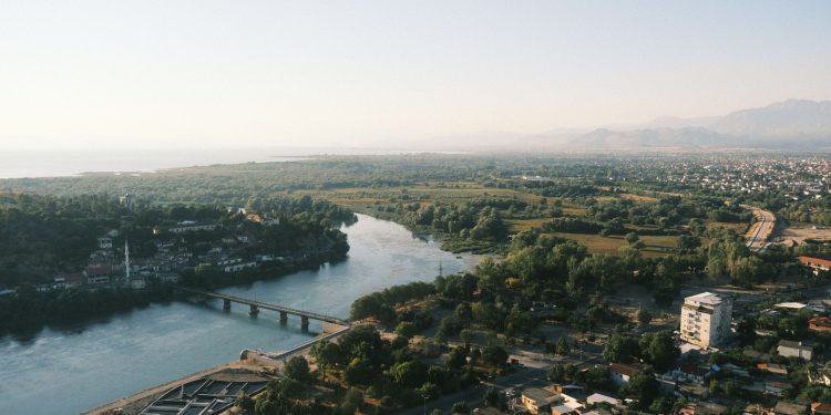 Albania încrâncenată în fața unui nou proiect imobiliar de lux pe Coasta Adriatică