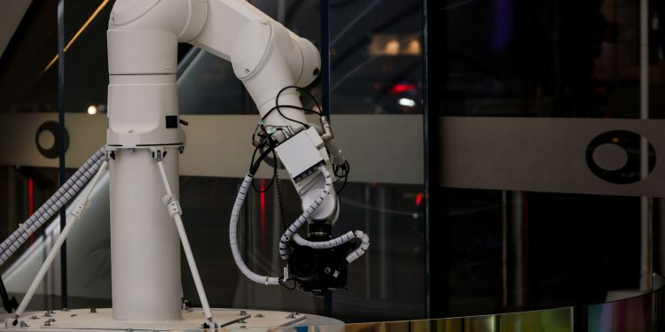 Cererea de competențe în inteligența artificială a explodat în ultimii ani, în principal în roluri profesionizate
