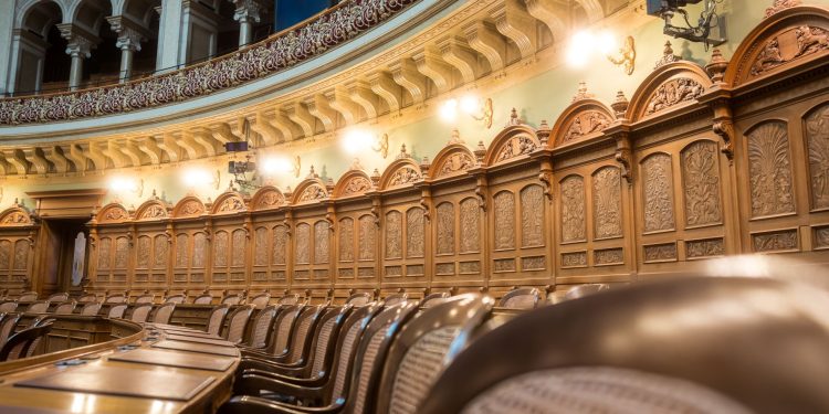 PNL stabilește condiții pentru susținerea guvernului minoritar PSD