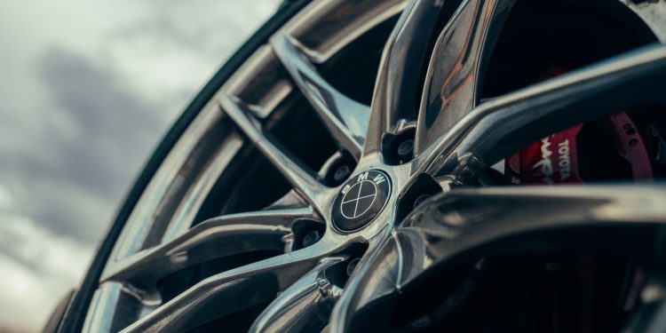 BMW iX3 40 intră în showroom-urile din România la preț de pornire 60.900€