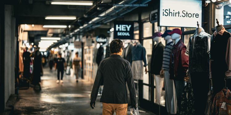 Temeri privind evaluările AI declanșează vânzări, Coreea de Sud oprește tranzacțiile după șoc Nasdaq