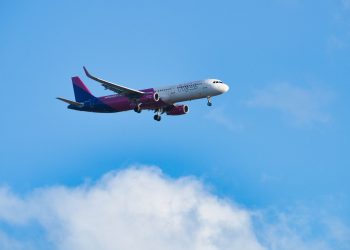 Wizz Air va oferi internet Starlink la bord începând din 2027