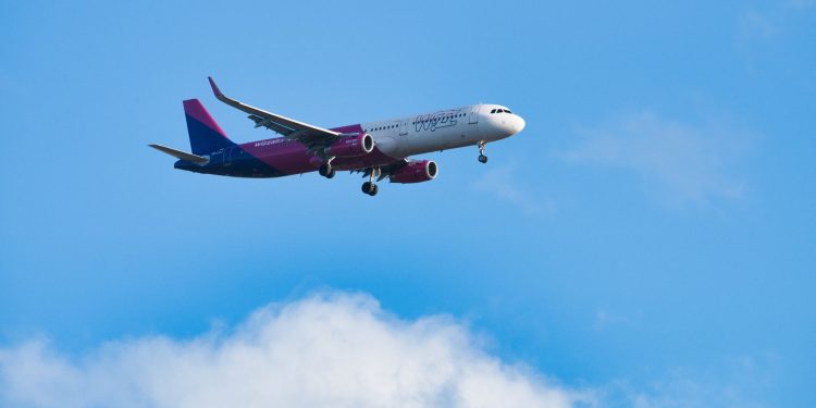 Wizz Air va oferi internet Starlink la bord începând din 2027