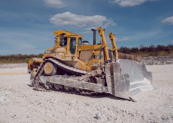 Siriază adevărul despre fonduri SAFE: 7 dintre 9 contracte merg către companii românești