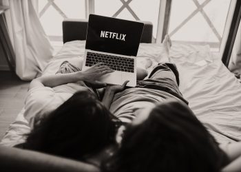 Scena explicită din noua comedie Netflix, cu Jennifer Lopez, generează controverse