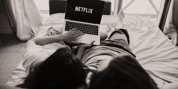 Scena explicită din noua comedie Netflix, cu Jennifer Lopez, generează controverse