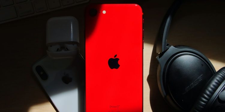 Apple pregătește modele de iPhone mai scumpe, avertizează execuția firmei