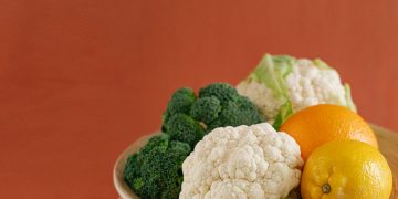 Dietă de o lună poate reduce vârsta biologică la adulți peste 65 de ani